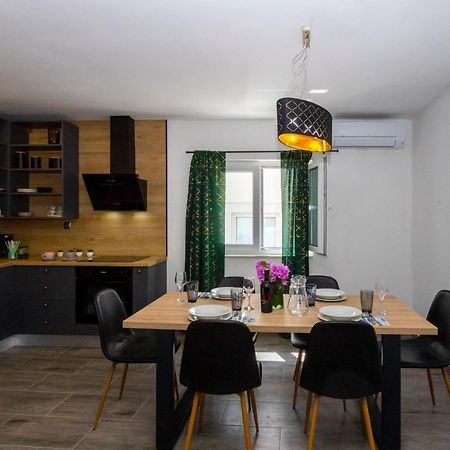City Apartment Nora, Old Town Located, Free Parking Макарска Экстерьер фото