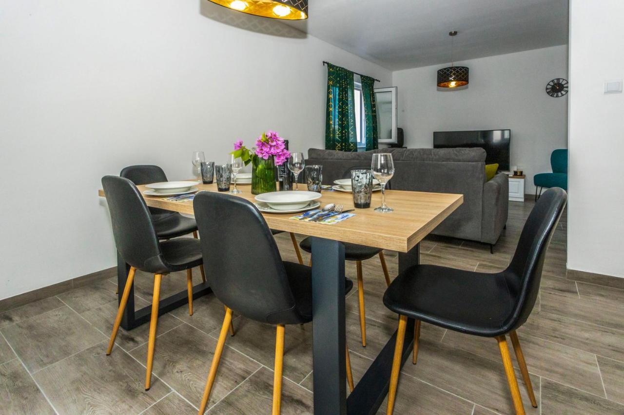 City Apartment Nora, Old Town Located, Free Parking Макарска Экстерьер фото