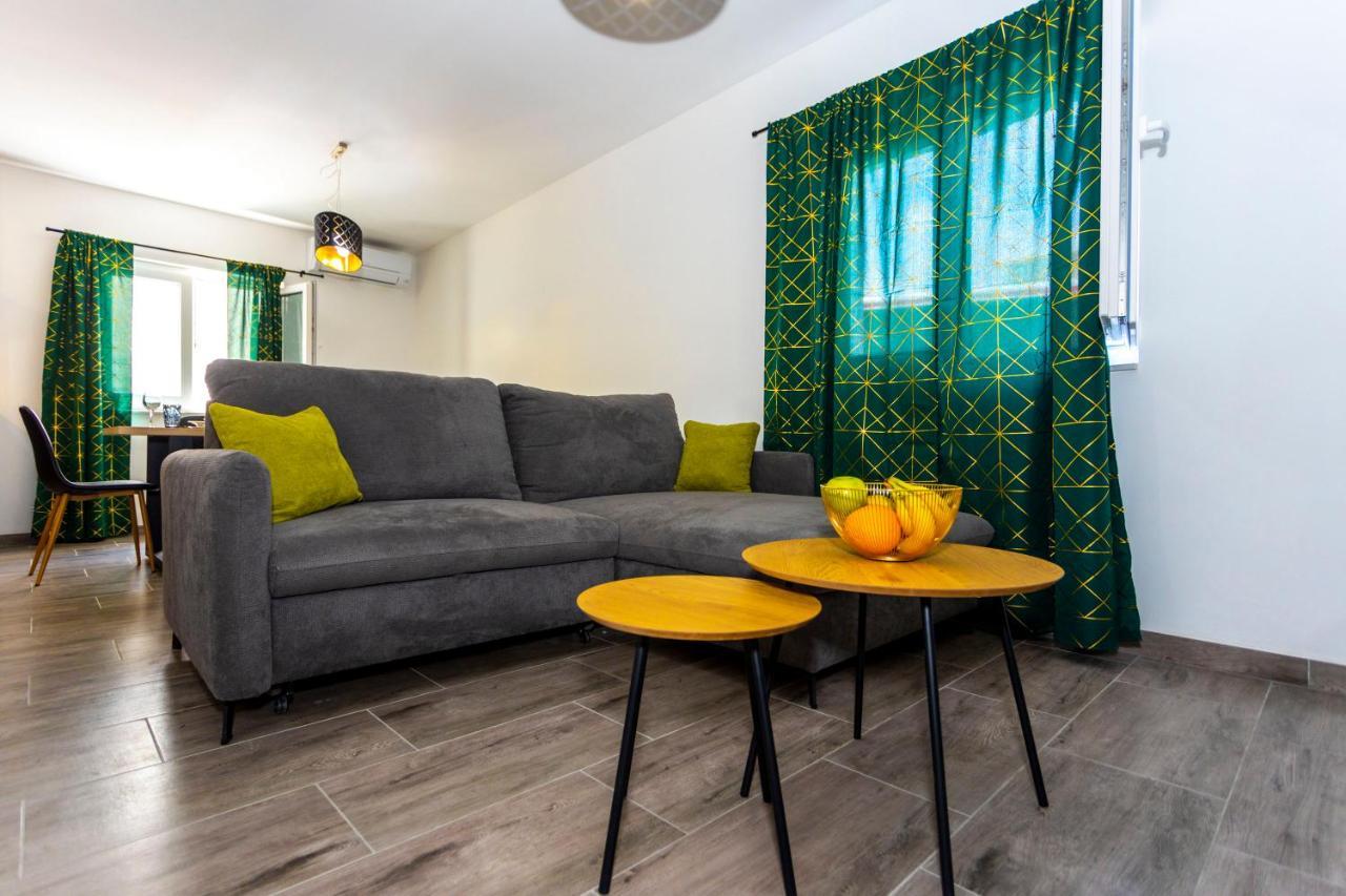 City Apartment Nora, Old Town Located, Free Parking Макарска Экстерьер фото