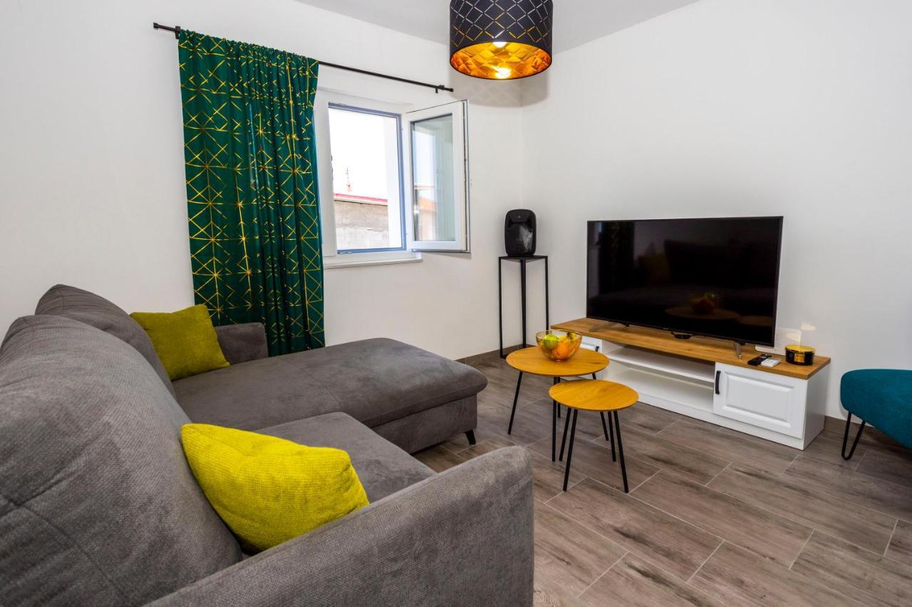 City Apartment Nora, Old Town Located, Free Parking Макарска Экстерьер фото