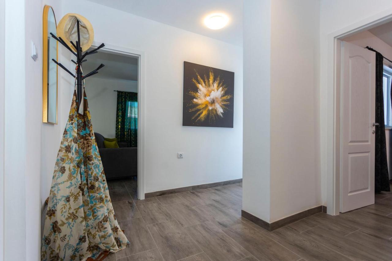City Apartment Nora, Old Town Located, Free Parking Макарска Экстерьер фото