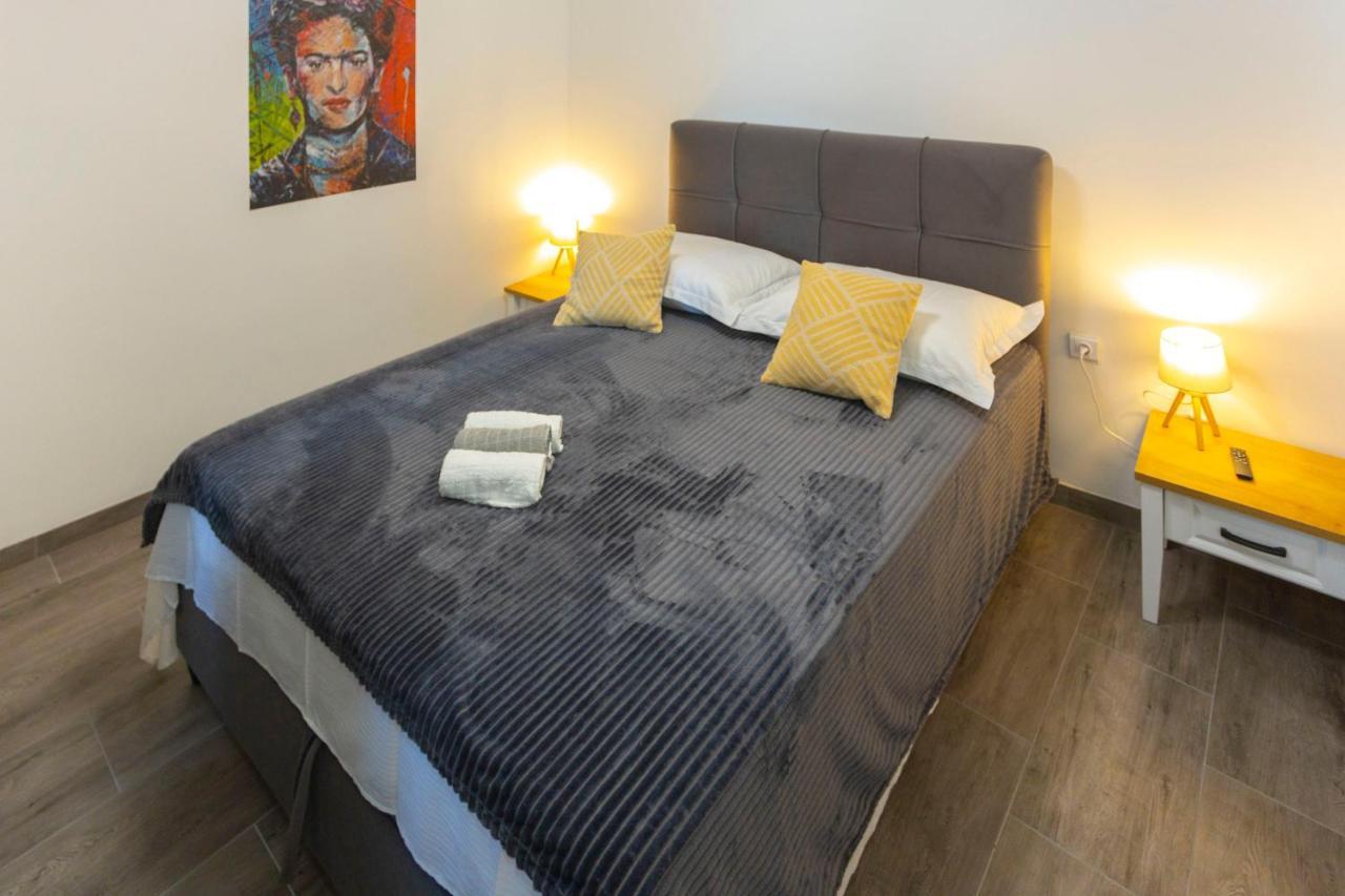 City Apartment Nora, Old Town Located, Free Parking Макарска Экстерьер фото