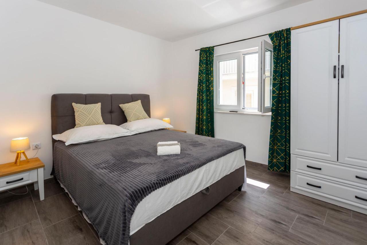 City Apartment Nora, Old Town Located, Free Parking Макарска Экстерьер фото